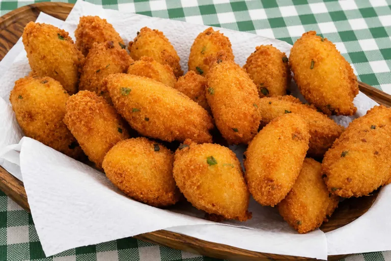 Imagem da Receita de Bolinho Caipira Frito de Fubá com Milho.