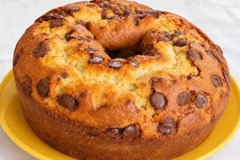 Imagem da Receita de Bolo de Leite Ninho com Gotas de Chocolate.